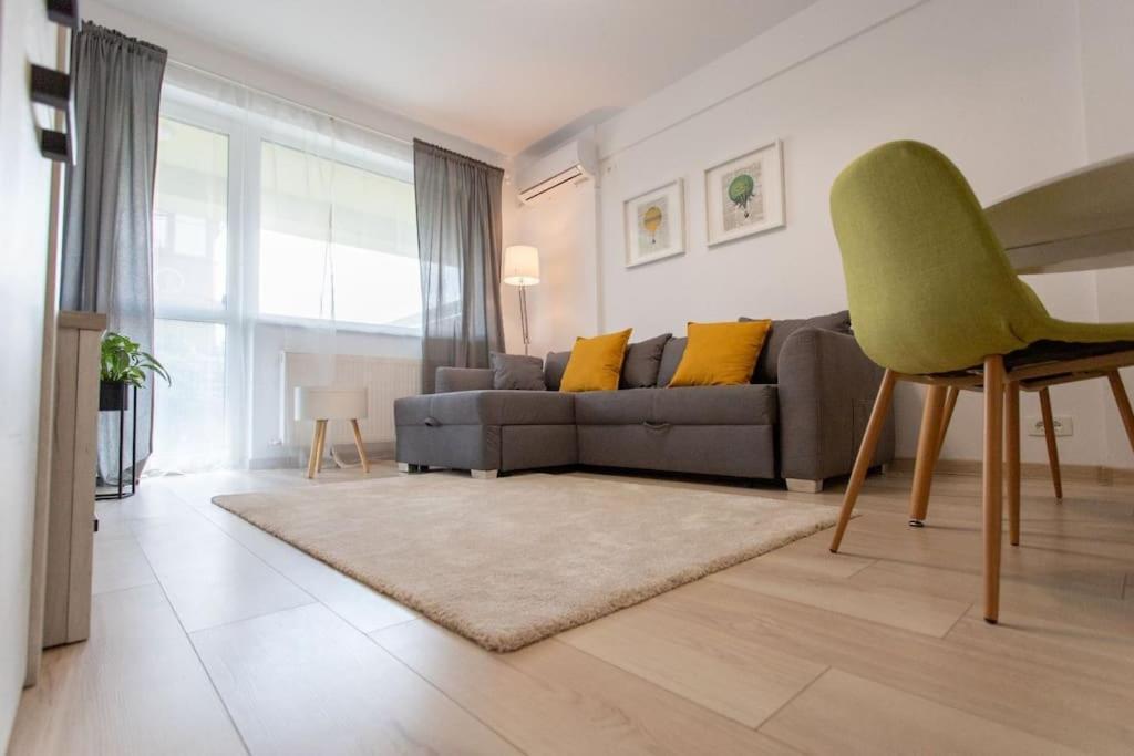 Amazing Apartament With Garden Bucharest Airport Self Check-In!! Otopeni Buitenkant foto